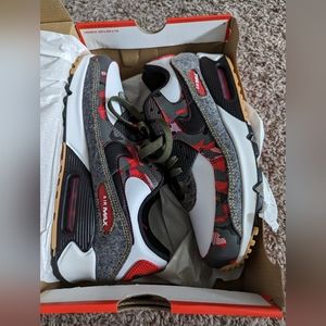 NIB Men's Nike Air Max 90 SE Size 8.5